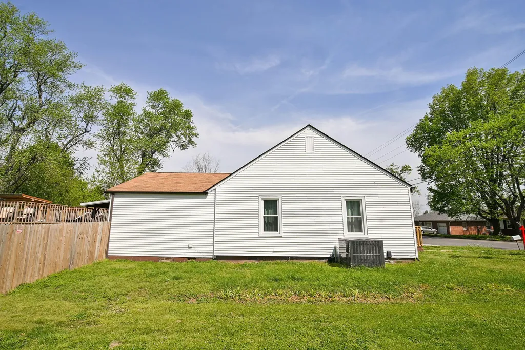 402 W Highland Drive Fulton KY 42041