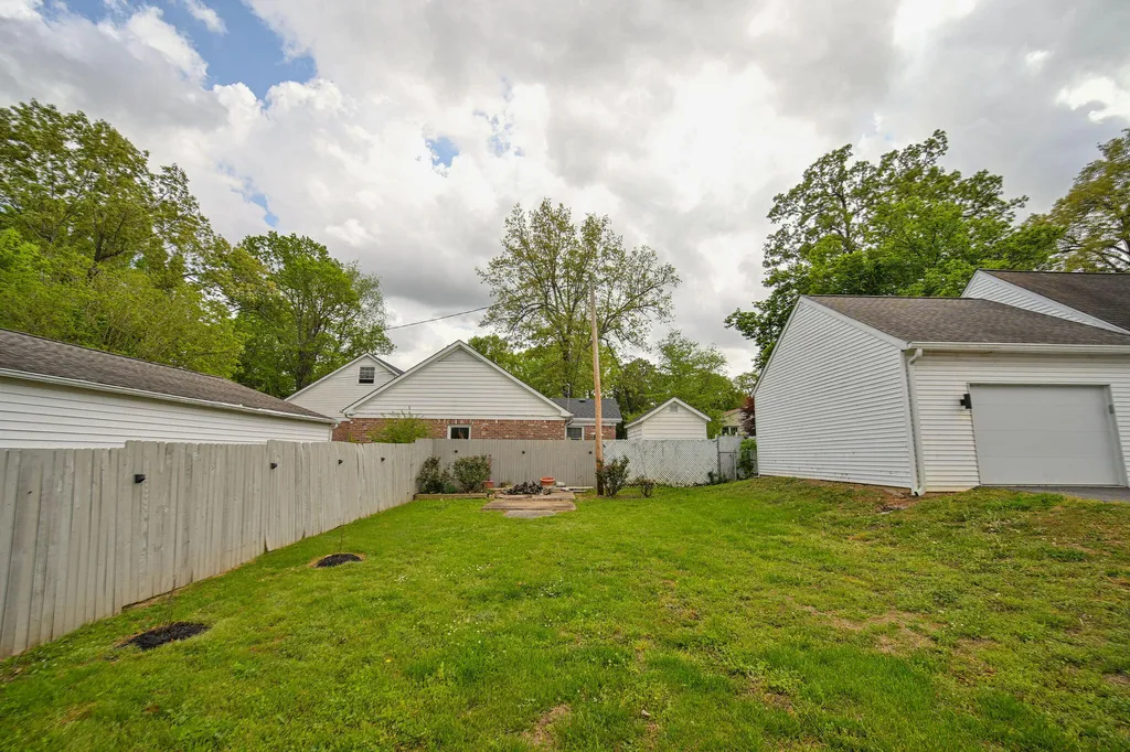 718 Backusburg Road Mayfield KY 42066