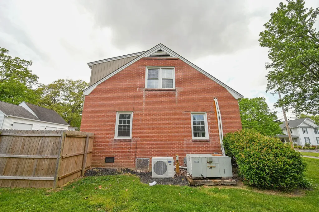 718 Backusburg Road Mayfield KY 42066