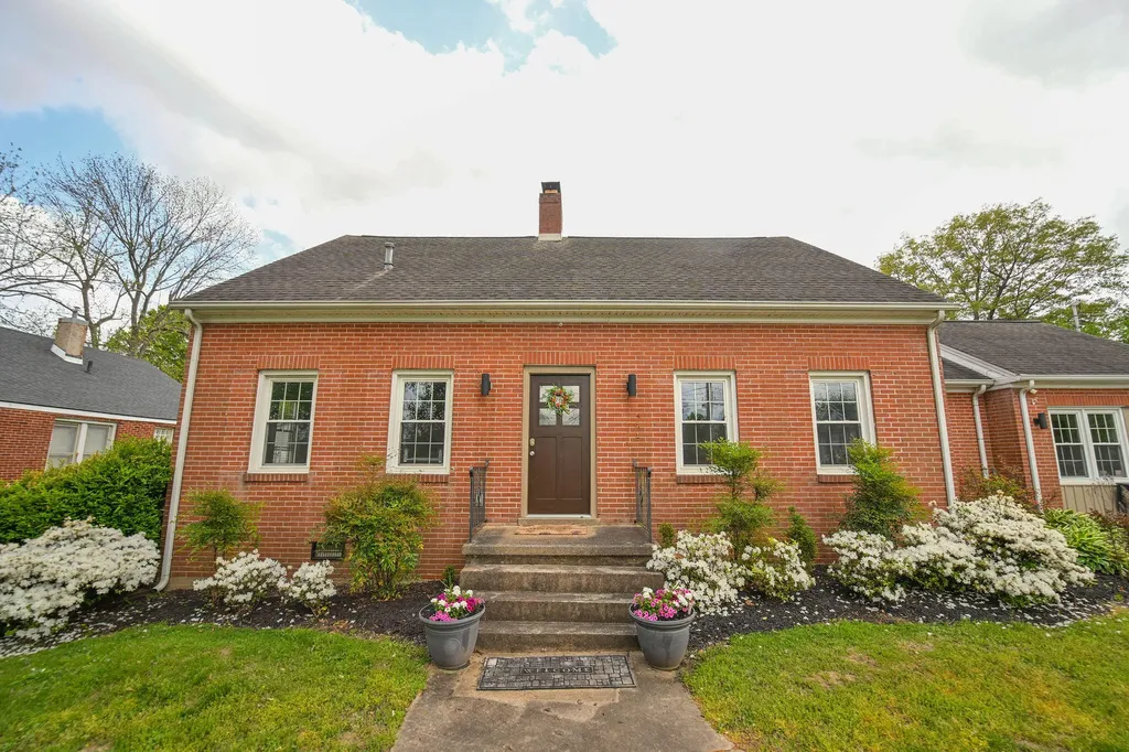 718 Backusburg Road Mayfield KY 42066