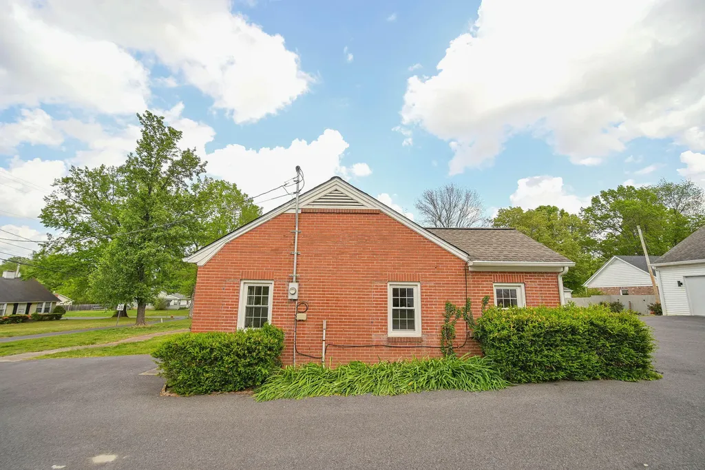 718 Backusburg Road Mayfield KY 42066