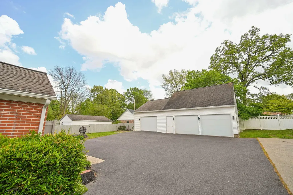 718 Backusburg Road Mayfield KY 42066