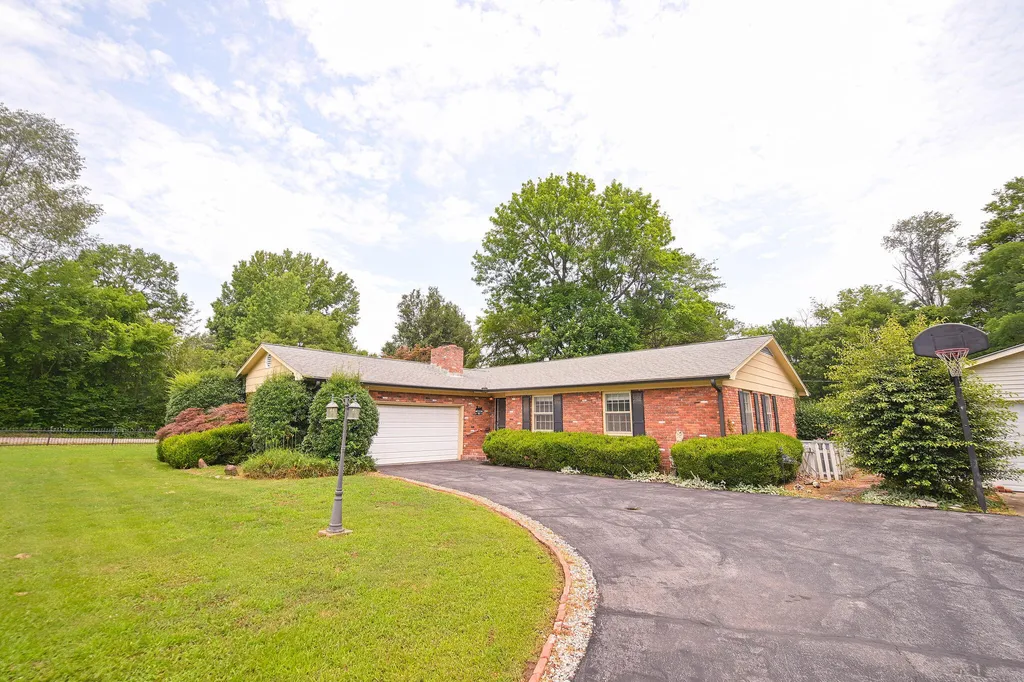 165 Myrna Drive Paducah KY 42003