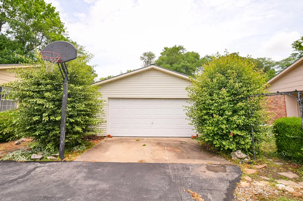 165 Myrna Drive Paducah KY 42003