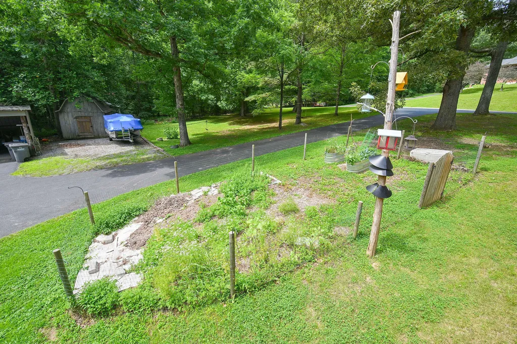 2050 Clark Line Road Paducah KY 42003