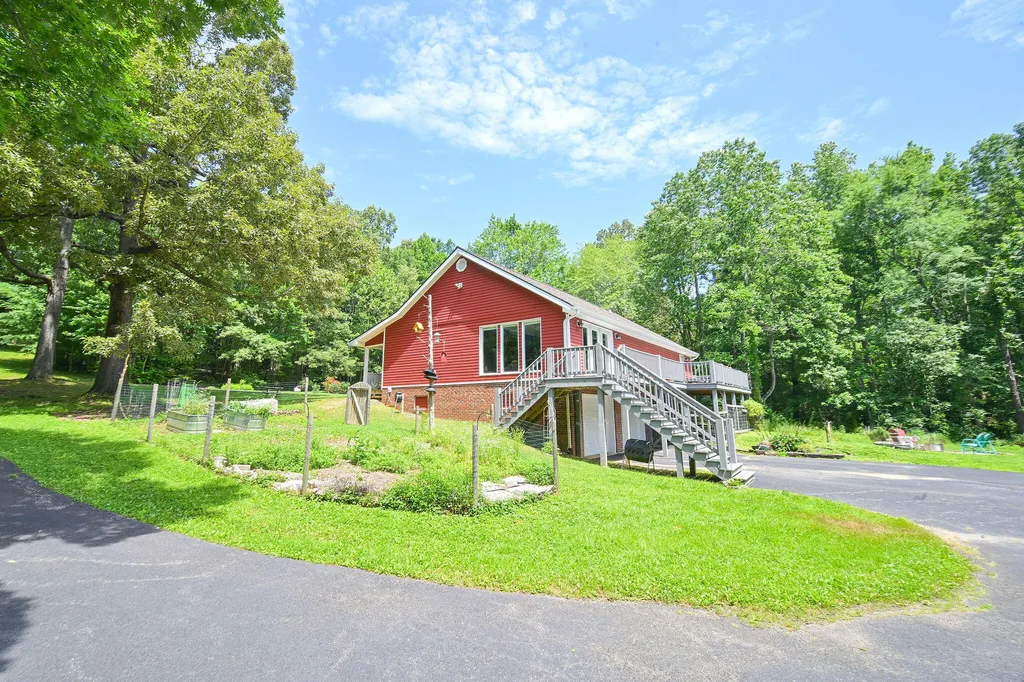 2050 Clark Line Road Paducah KY 42003