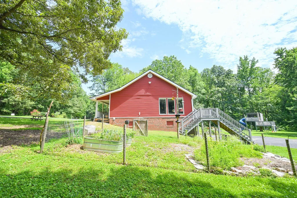 2050 Clark Line Road Paducah KY 42003