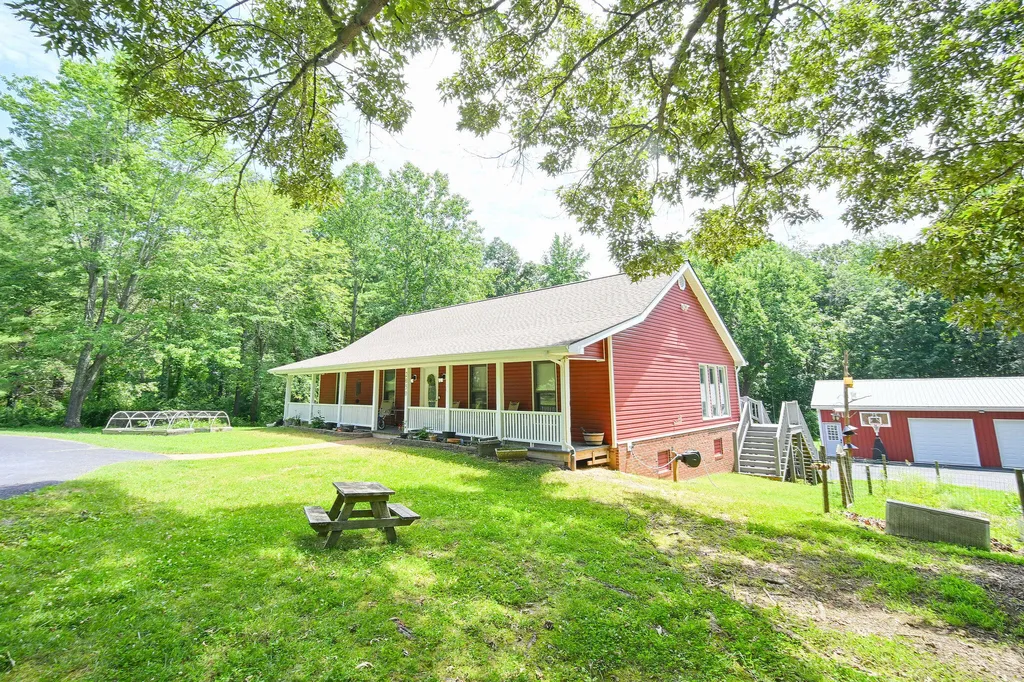 2050 Clark Line Road Paducah KY 42003