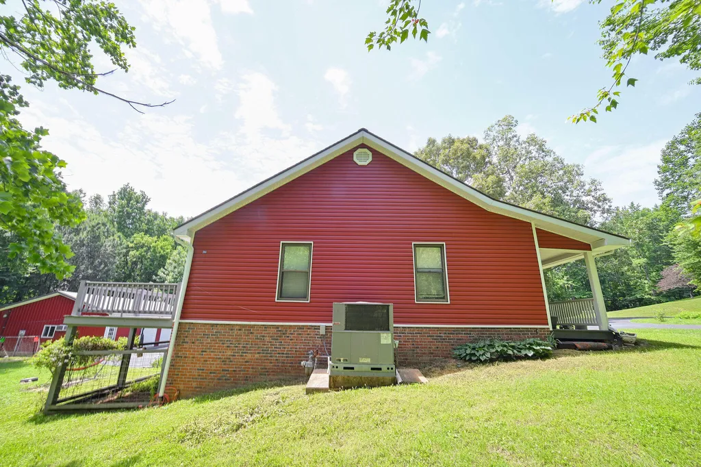 2050 Clark Line Road Paducah KY 42003