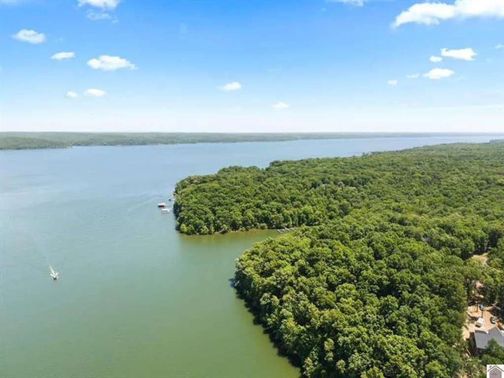Lot 24 Pier Lane Murray KY 42071