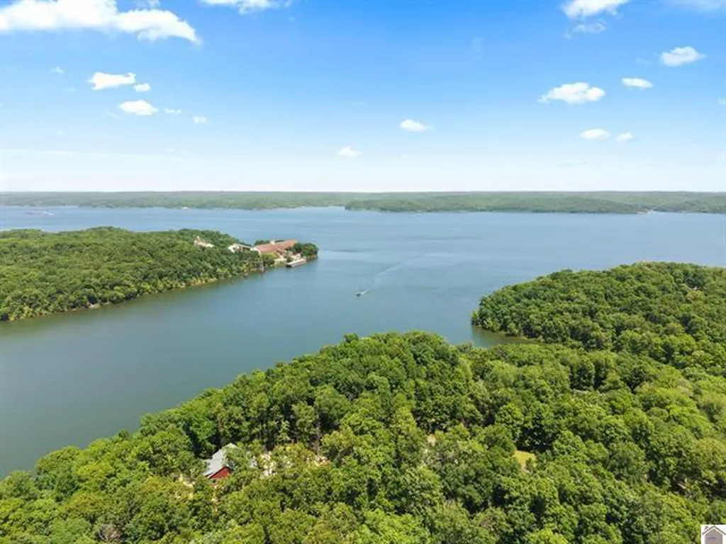 Lot 24 Pier Lane Murray KY 42071