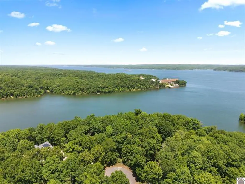 Lot 24 Pier Lane Murray KY 42071