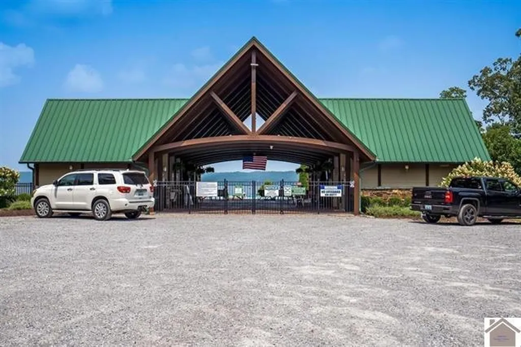 Lot 24 Pier Lane Murray KY 42071