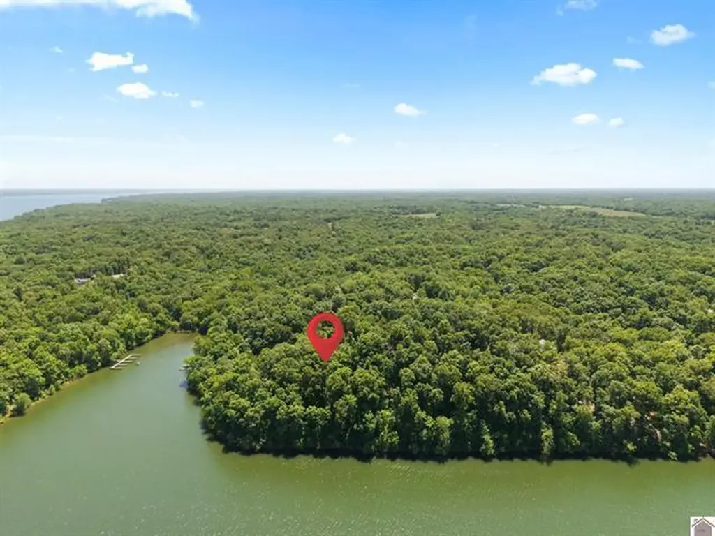 Lot 24 Pier Lane Murray KY 42071