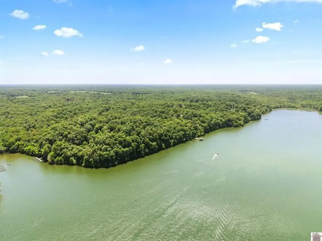 Lot 24 Pier Lane Murray KY 42071
