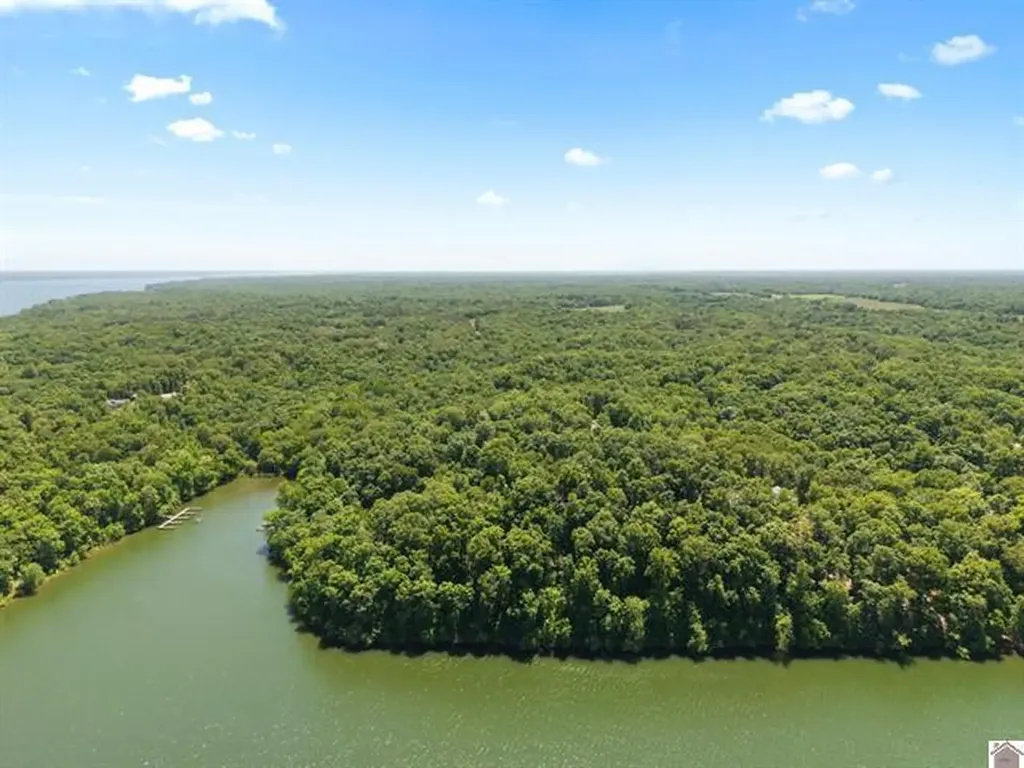 Lot 24 Pier Lane Murray KY 42071