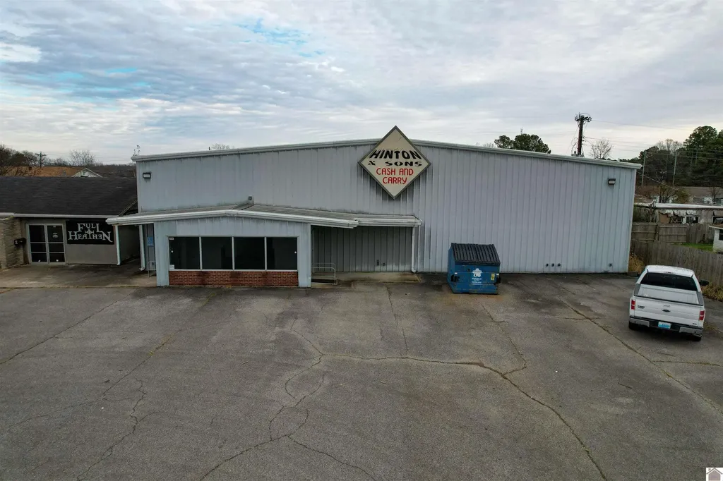 623 S 4th Street Murray KY 42071