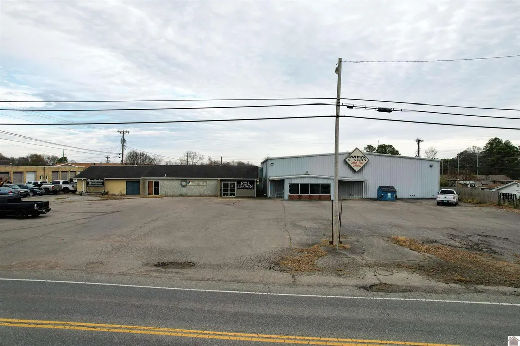 623 S 4th Street Murray KY 42071