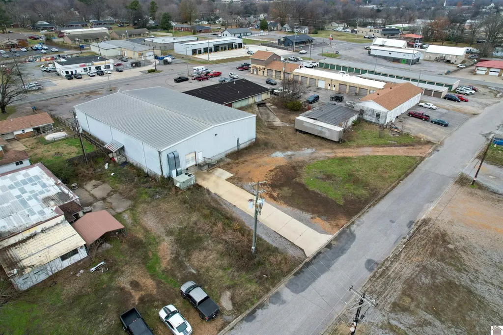 623 S 4th Street Murray KY 42071