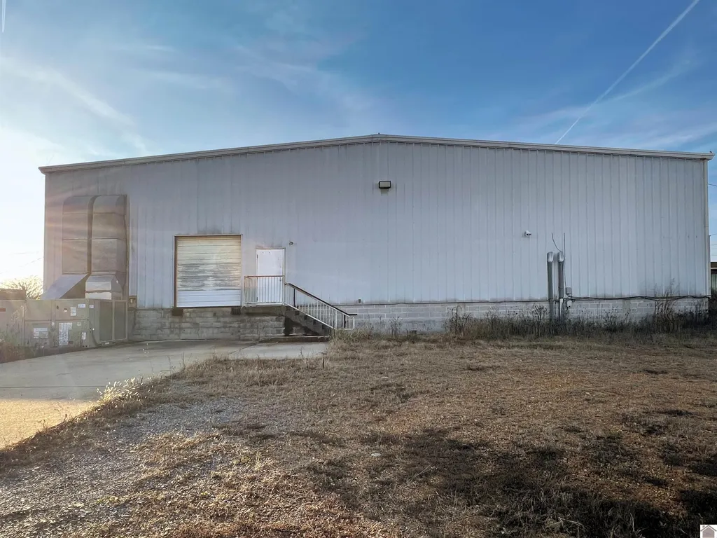 623 S 4th Street Murray KY 42071
