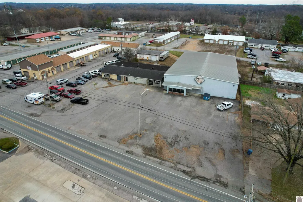 623 S 4th Street Murray KY 42071