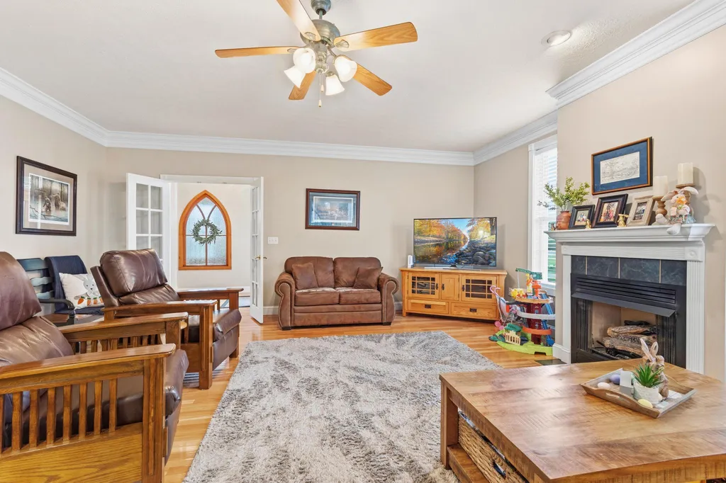 113 Clubhouse Drive Ledbetter KY 42058