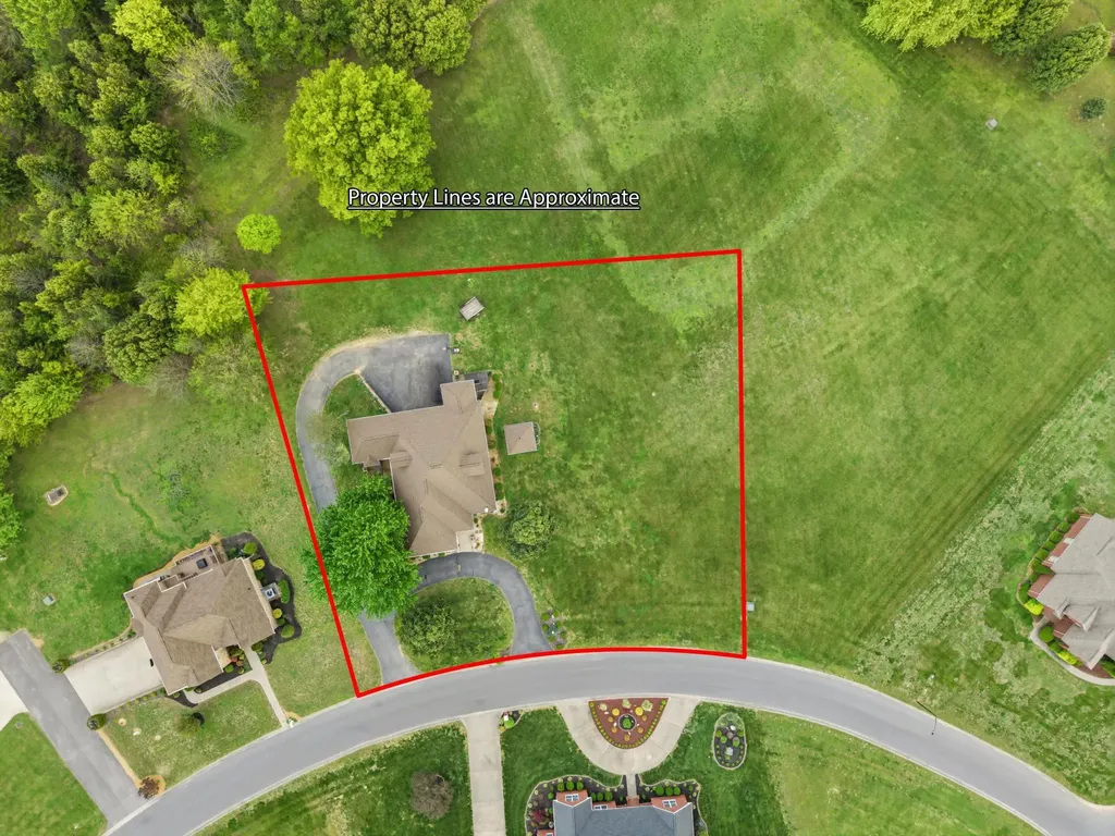 113 Clubhouse Drive Ledbetter KY 42058