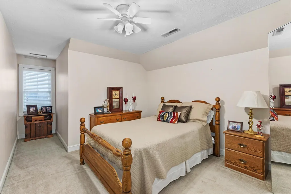 113 Clubhouse Drive Ledbetter KY 42058