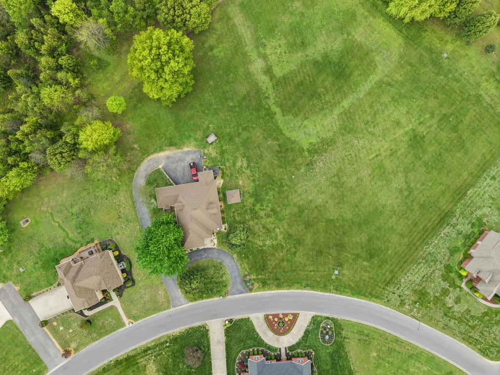 113 Clubhouse Drive Ledbetter KY 42058