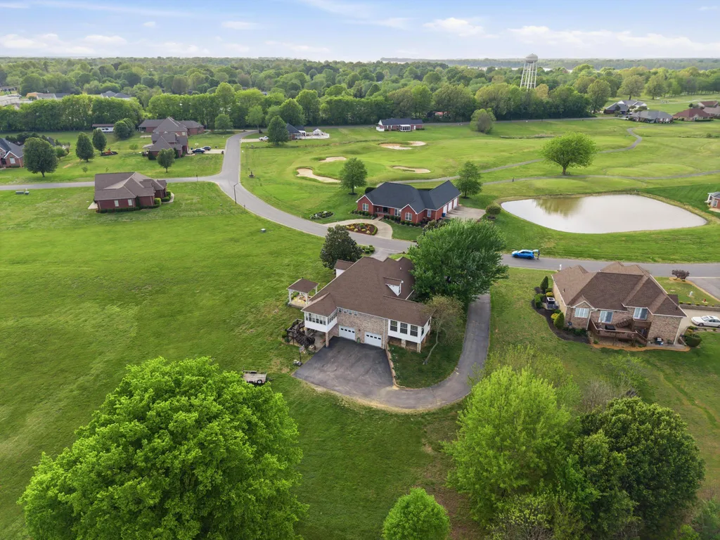 113 Clubhouse Drive Ledbetter KY 42058
