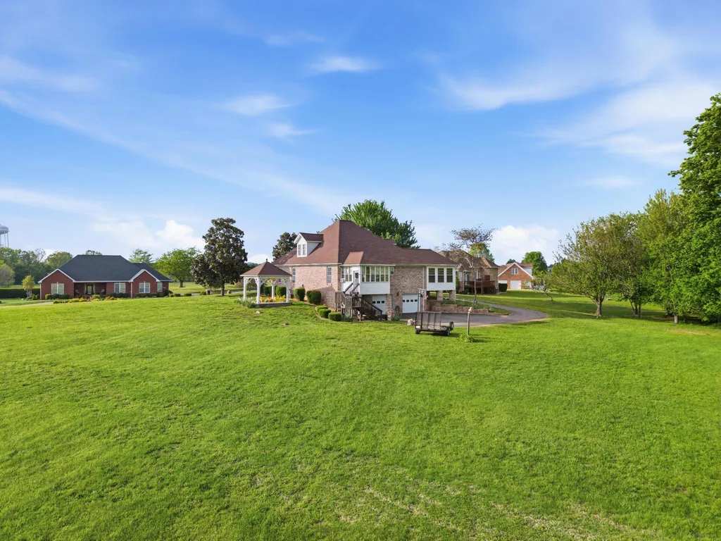 113 Clubhouse Drive Ledbetter KY 42058