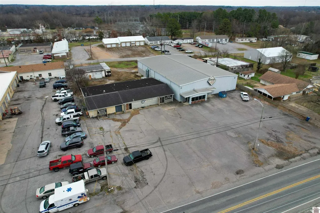 623 S 4th Street Murray KY 42071