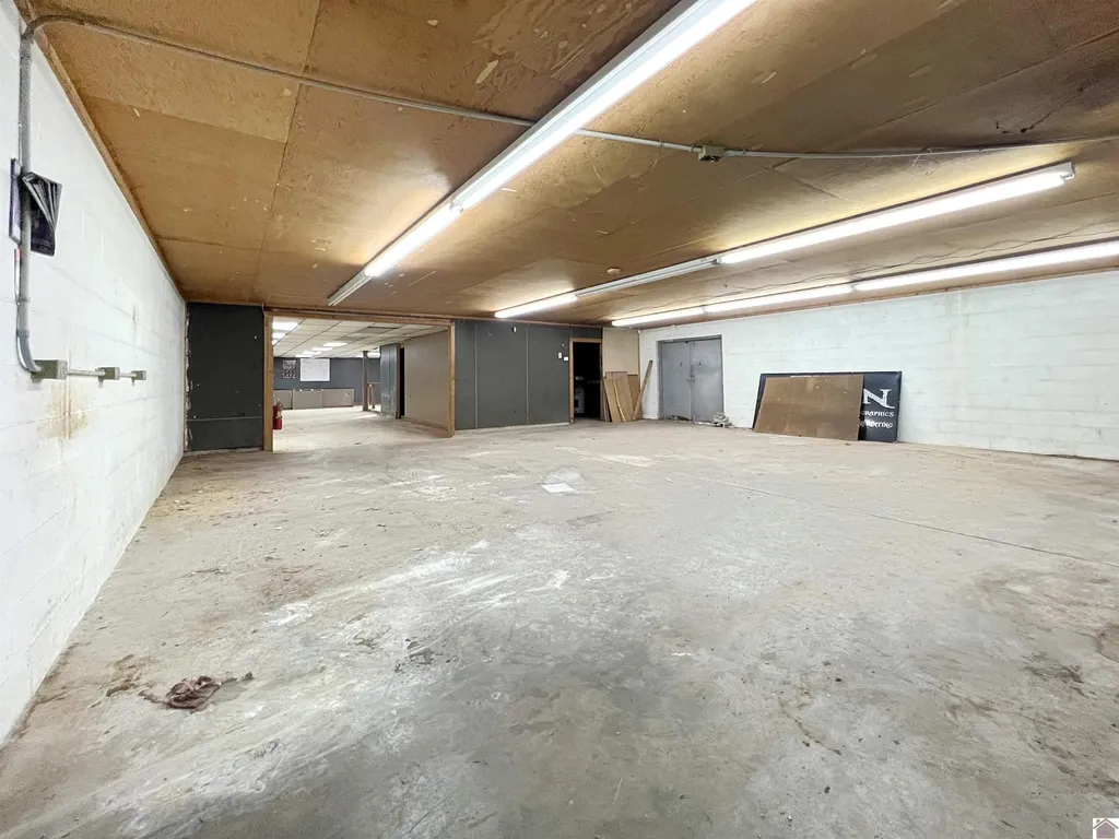 623 S 4th Street Murray KY 42071