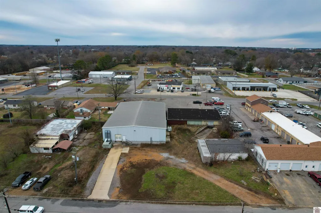 623 S 4th Street Murray KY 42071