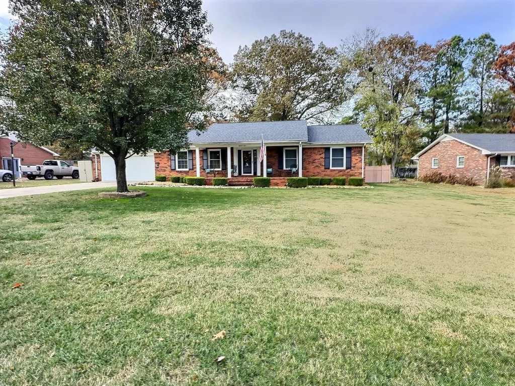 1502 Canterbury Drive Murray KY 42071