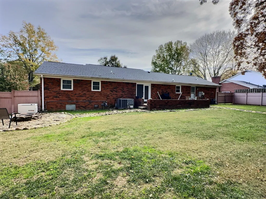 1502 Canterbury Drive Murray KY 42071