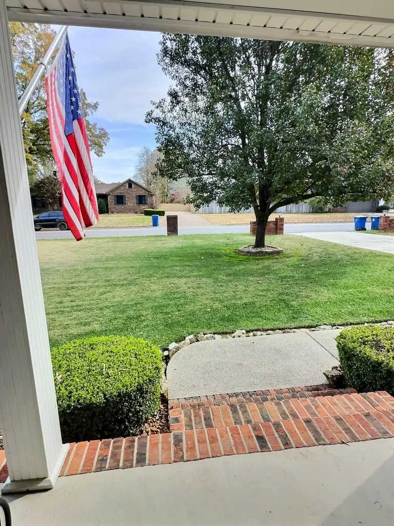 1502 Canterbury Drive Murray KY 42071