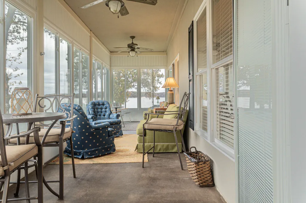 714 Moon Bay Drive Kuttawa KY 42055