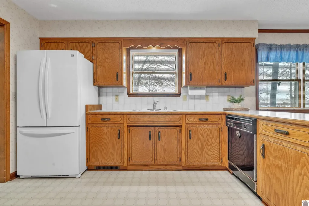9063 Ky-94 Murray KY 42071