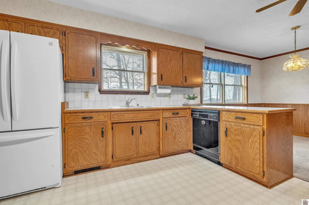 9063 Ky-94 Murray KY 42071