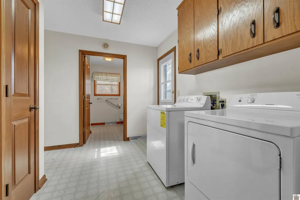 9063 Ky-94 Murray KY 42071
