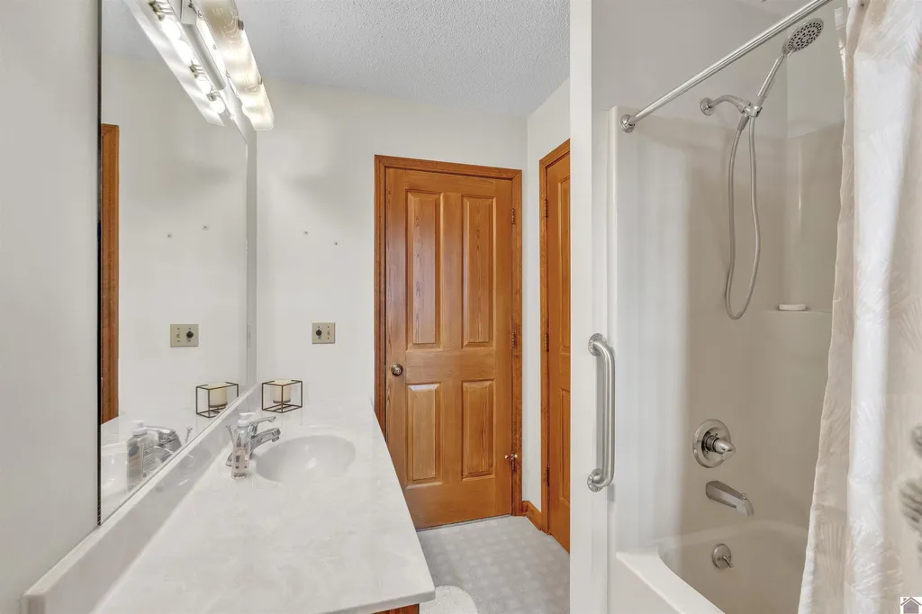 9063 Ky-94 Murray KY 42071