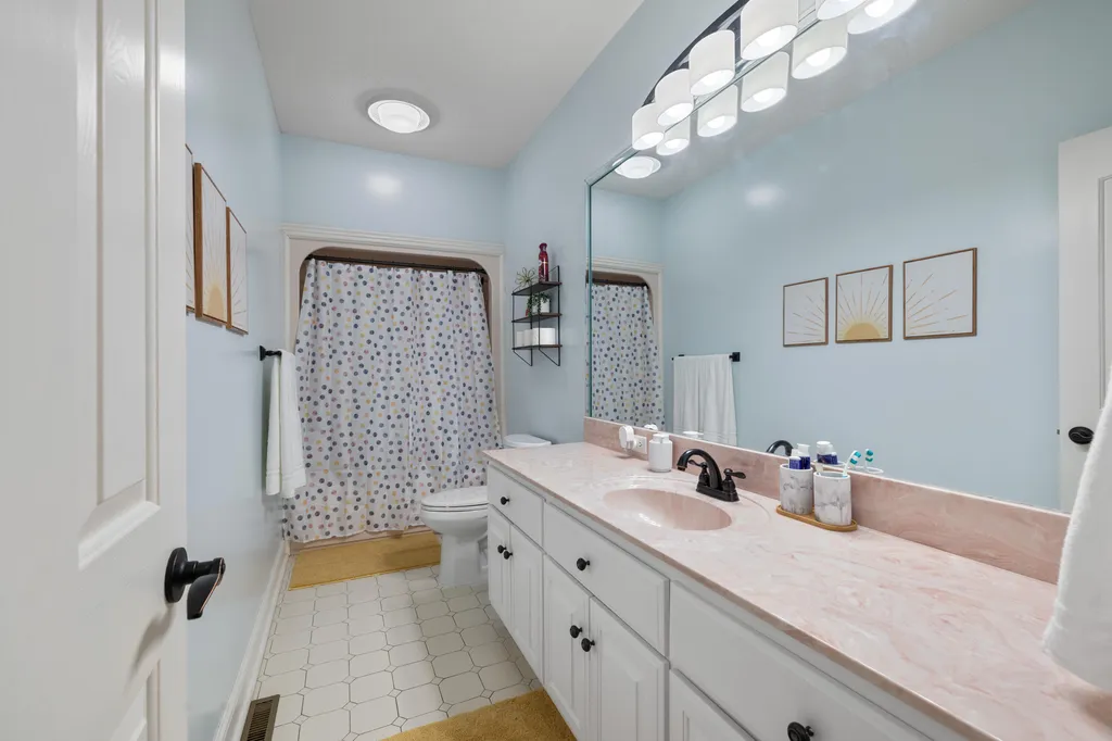 864 Pleasant Grove Road Hazel KY 42049