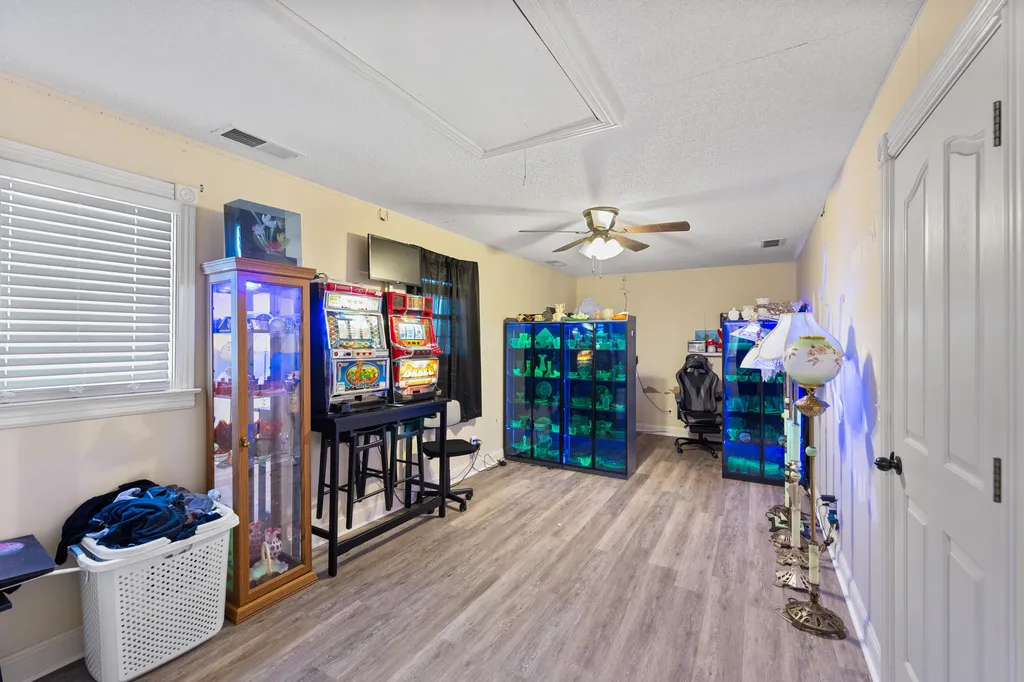 864 Pleasant Grove Road Hazel KY 42049