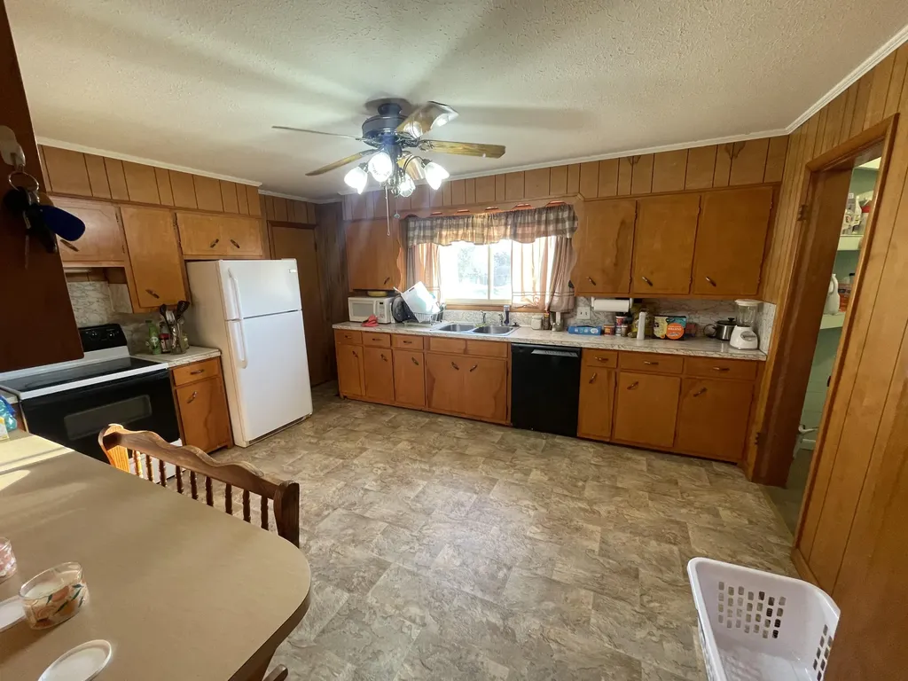 114 State Route 58 E Clinton KY 42031