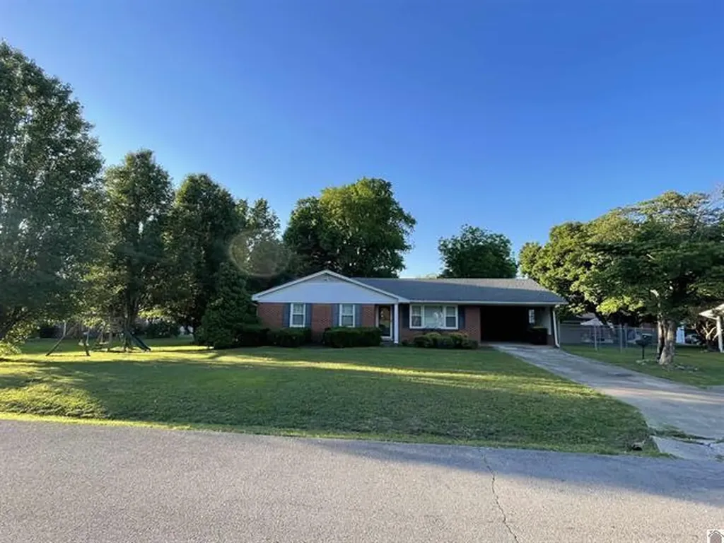 303 Crume Street Clinton KY 42031