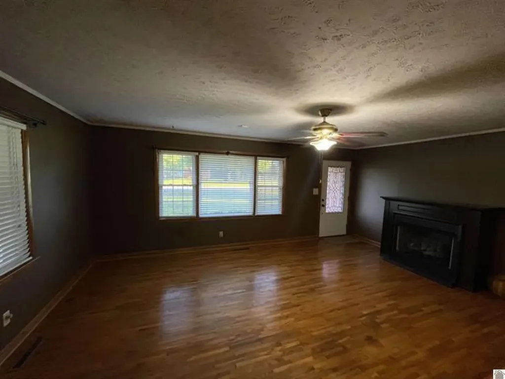 303 Crume Street Clinton KY 42031