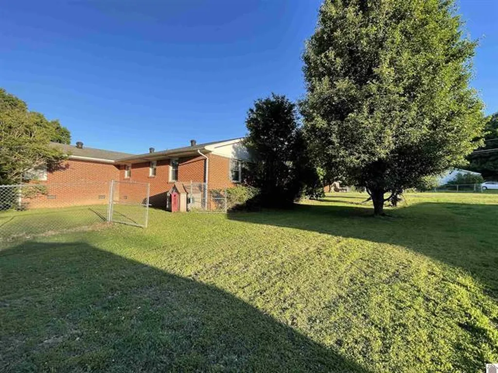 303 Crume Street Clinton KY 42031