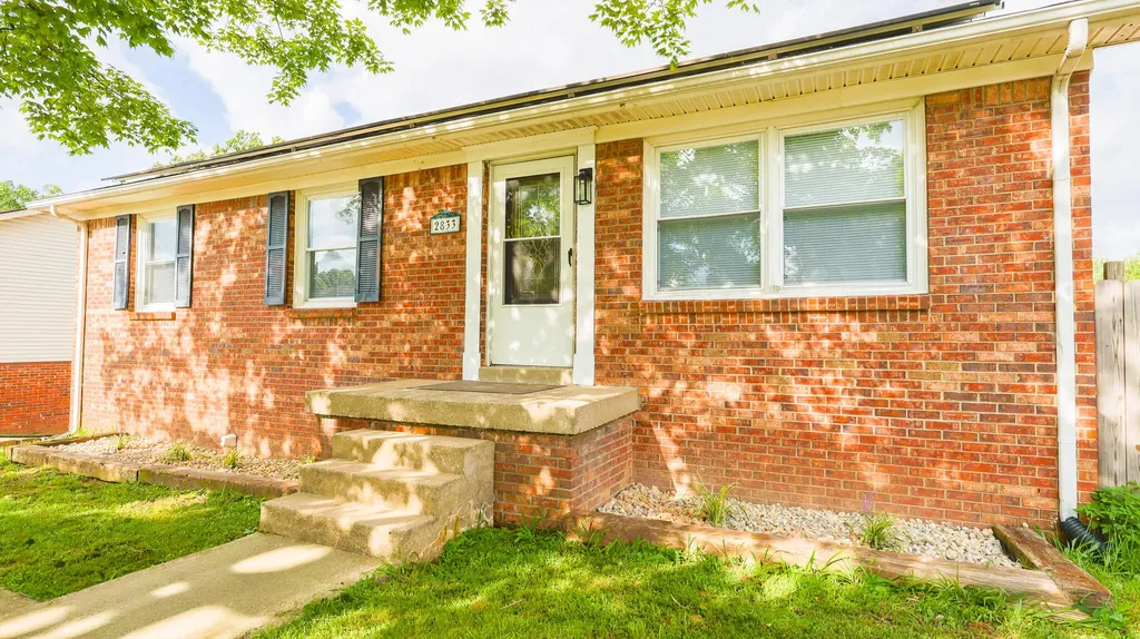 2833 Winter Garden Lexington KY 40517