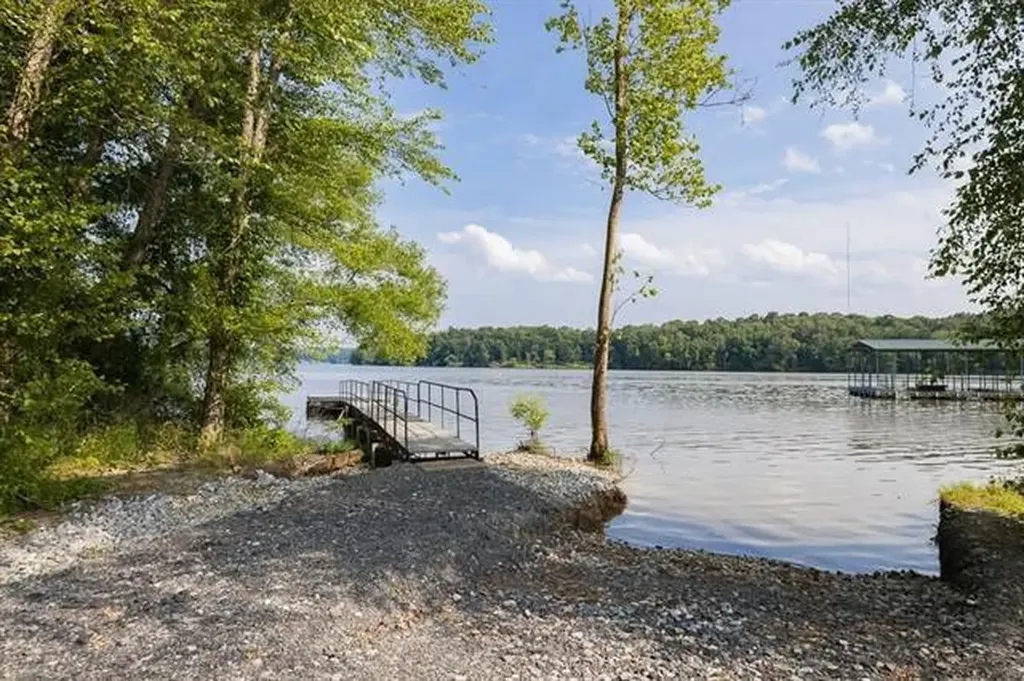 80 Oak Tree Lane Benton KY 42025